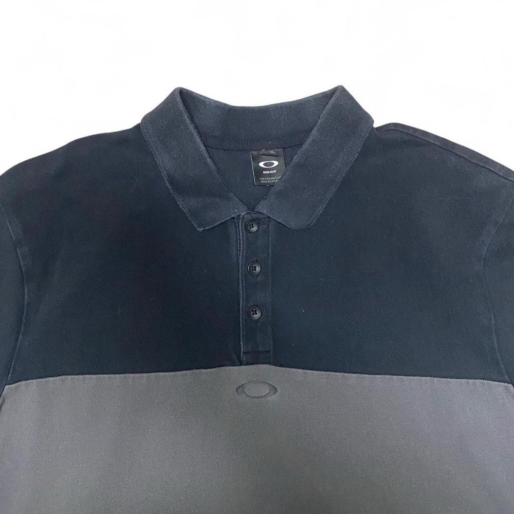 Y2K‎ Oakley grey and black polo button up short sleeve shirt
